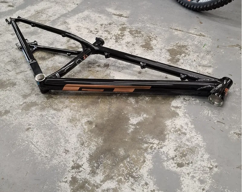 GT LaBomba Pro Frame - Large - Black-3