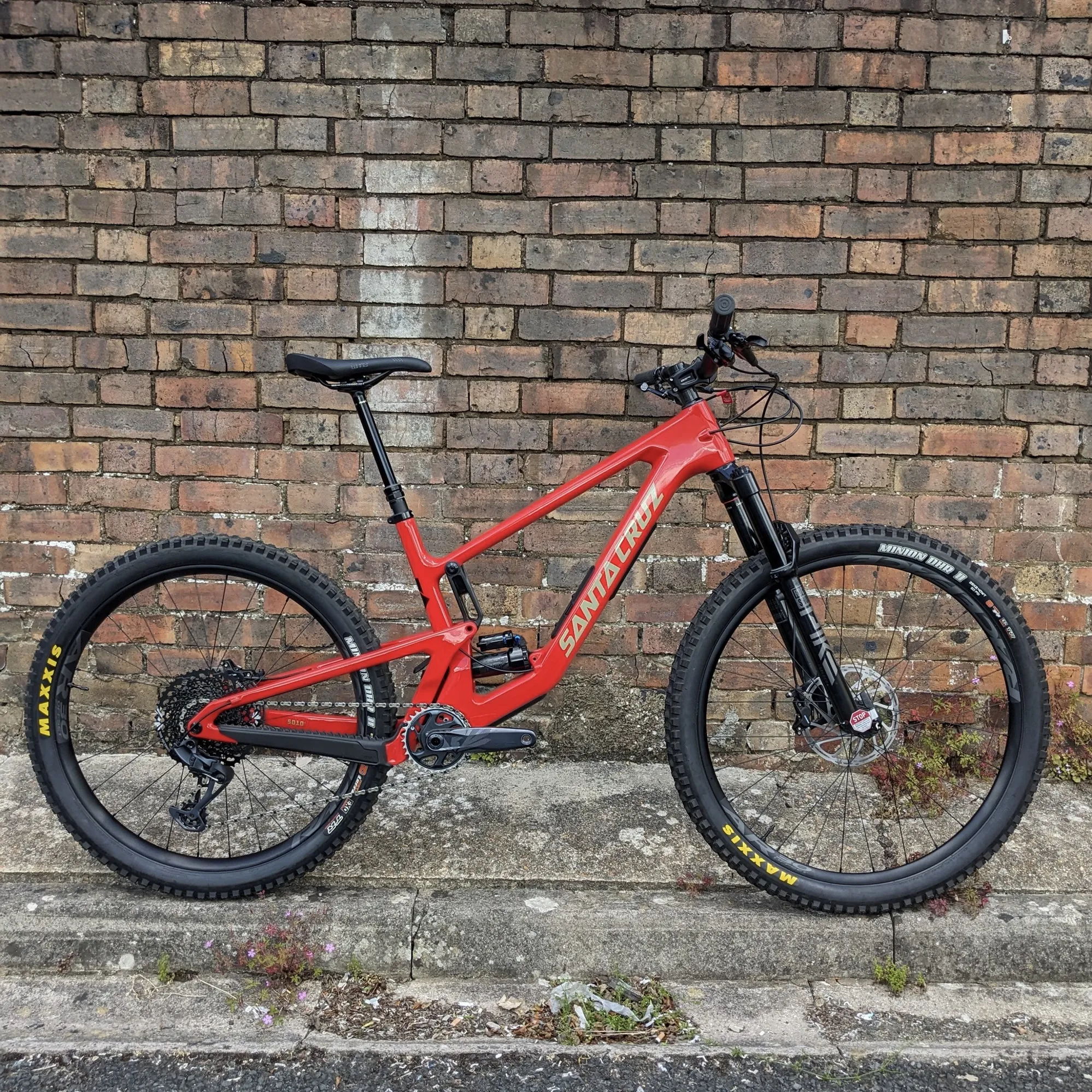 Santa cruz 5010 red hotsell